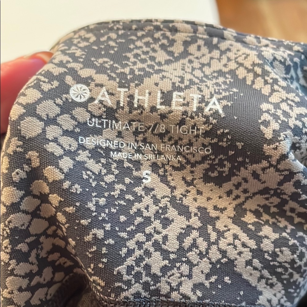Athleta Small Ultimate 7/8 Tight in Gray and Cream Pattern - Picture 3 of 6